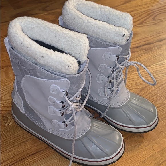 L.L bean snow boots size 7 - Picture 2 of 6